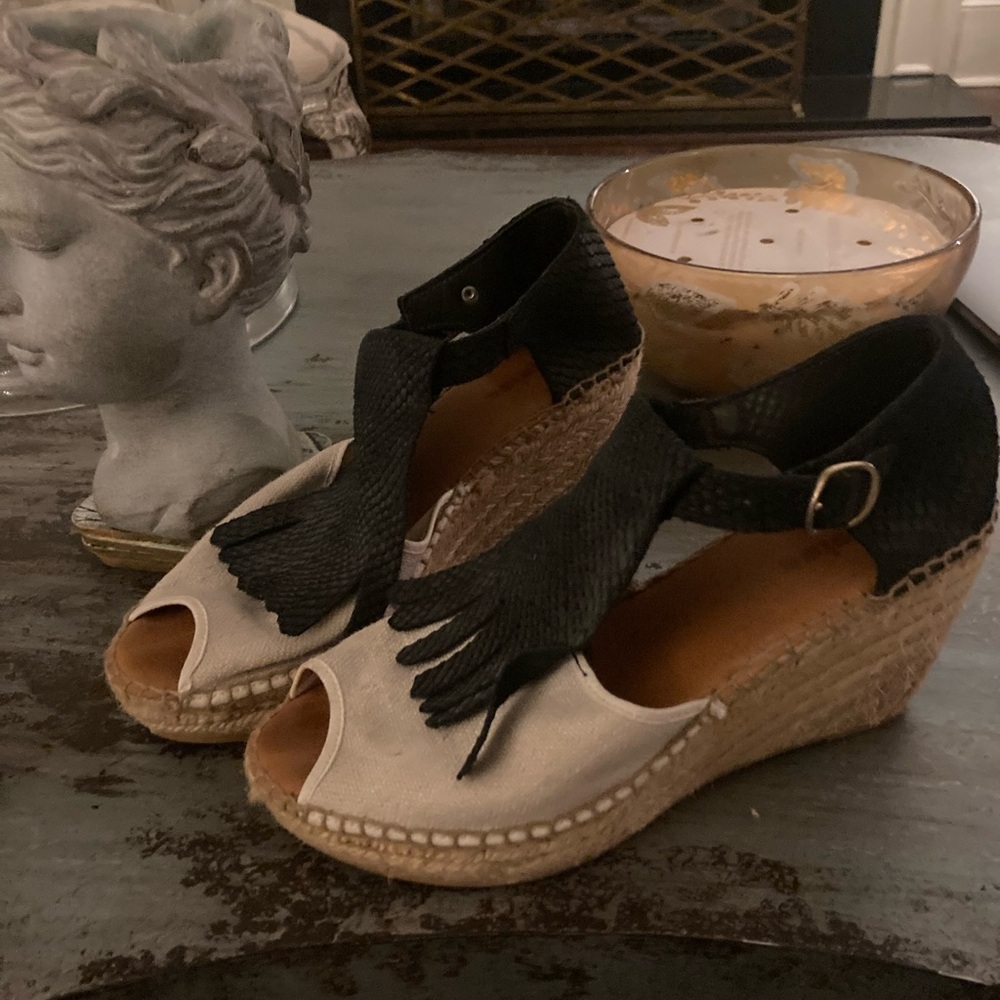 Gorgeous pair of cream canvas and black leather wedges
